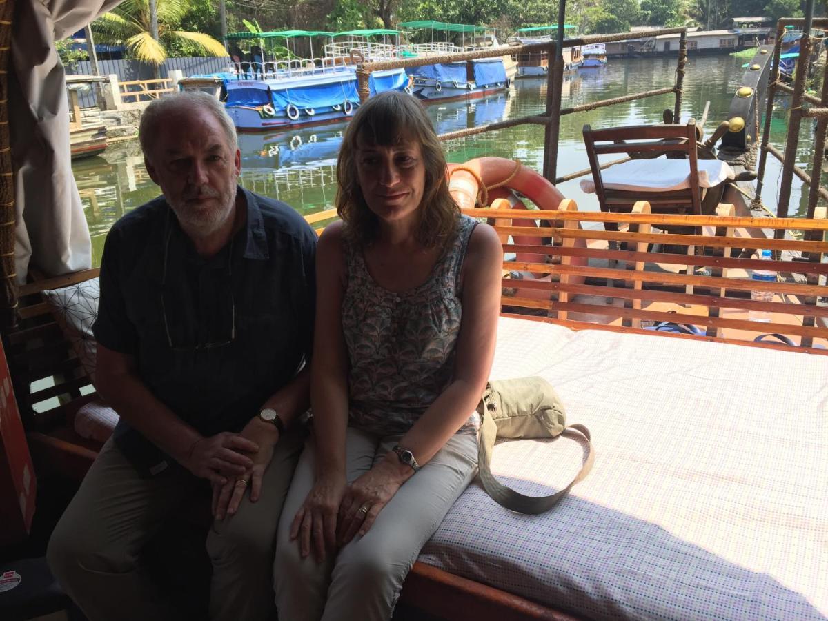 Hotel Thara'S Houseboat Alappuzha Exterior foto